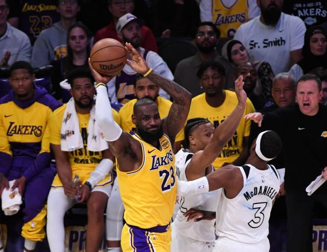 40岁詹皇逆生长！疯狂二月场均29+10+7：卢卡解放他